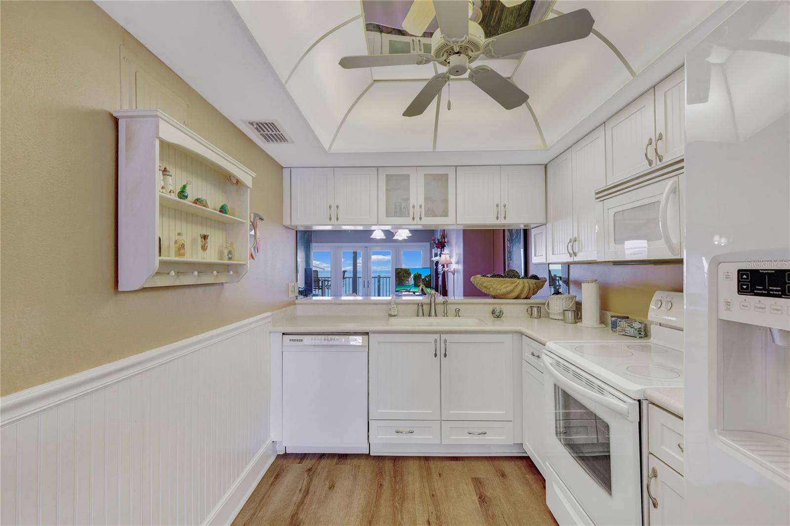 Image 13 of 42 For 1582 Gulf Boulevard 1506