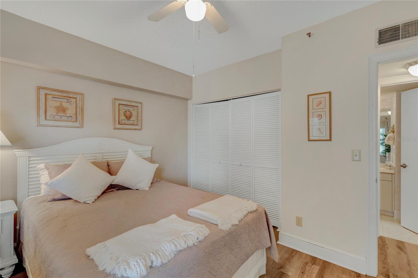 Image 21 of 42 For 1582 Gulf Boulevard 1506