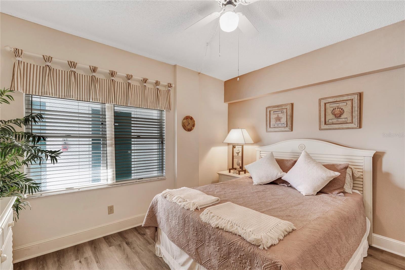 Image 24 of 42 For 1582 Gulf Boulevard 1506