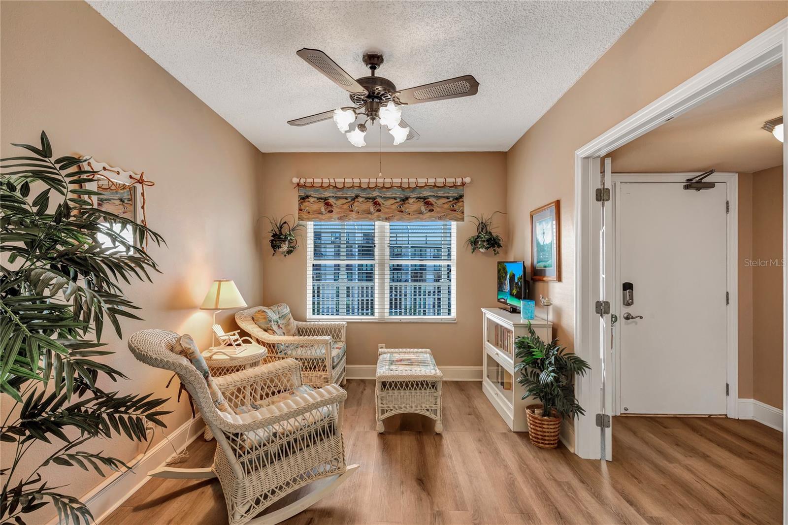 Image 30 of 42 For 1582 Gulf Boulevard 1506