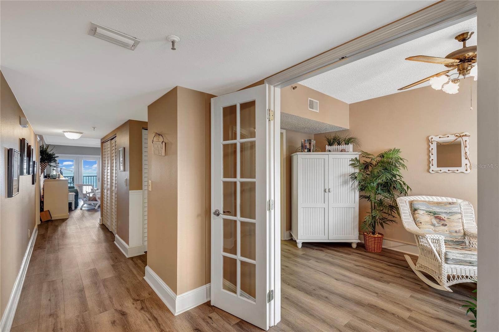 Image 33 of 42 For 1582 Gulf Boulevard 1506