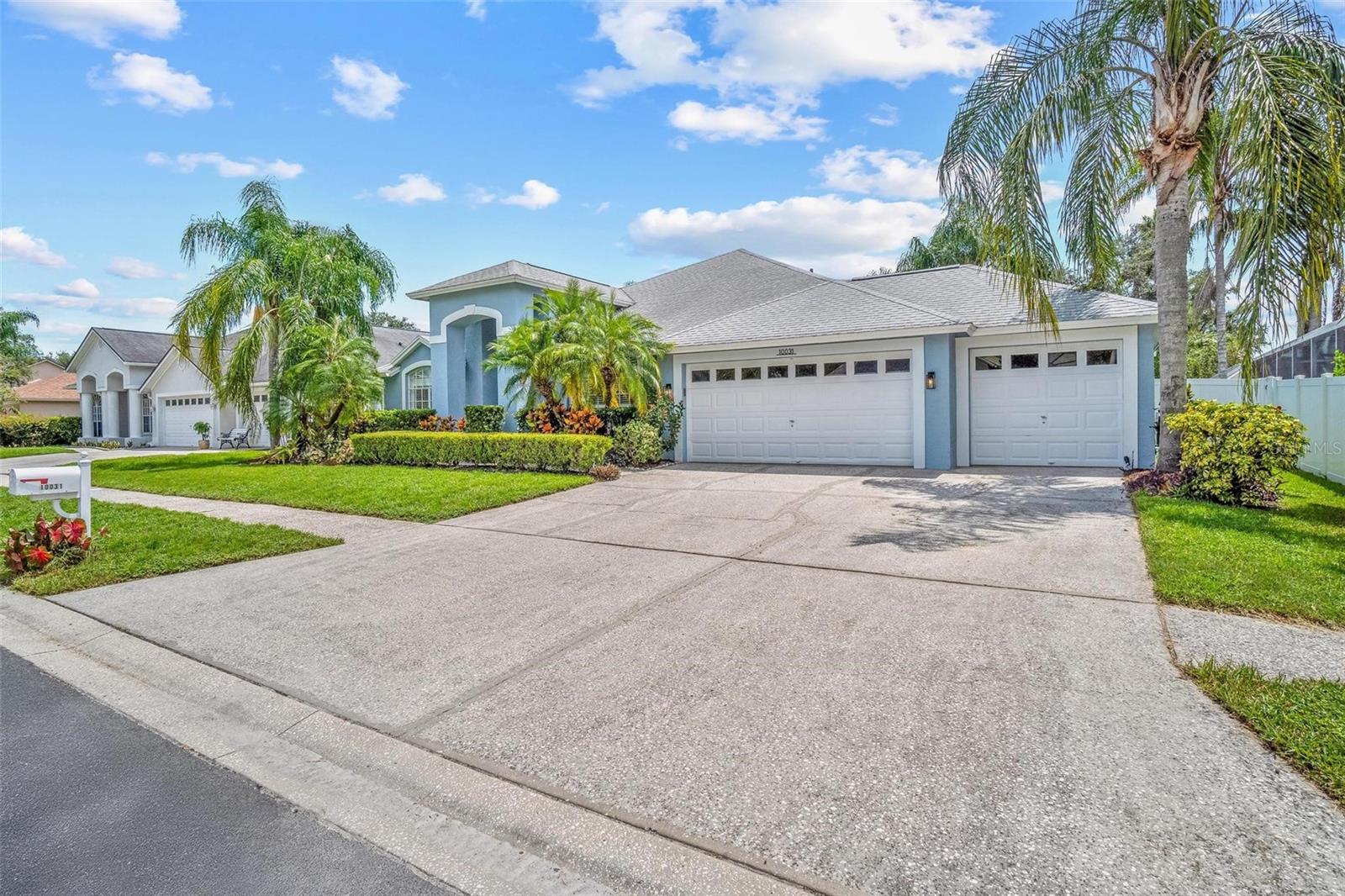 Listing photo id 0 for 10031 Colonnade Drive