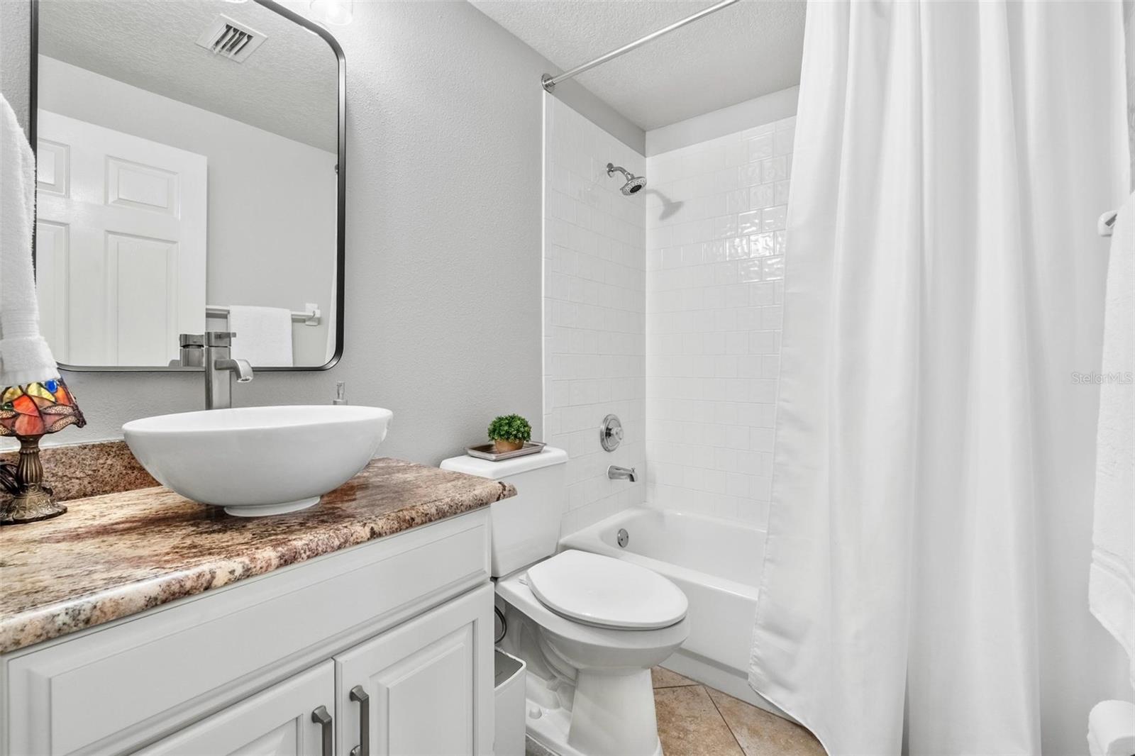 Listing photo id 26 for 10031 Colonnade Drive