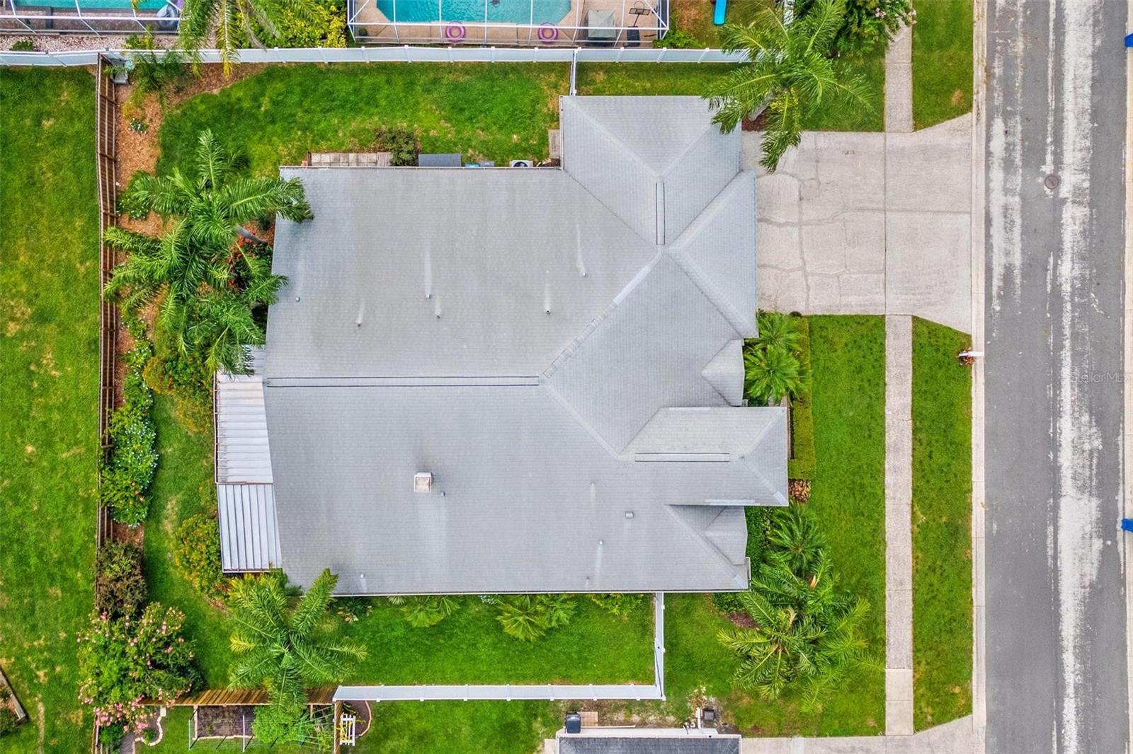 Listing photo id 38 for 10031 Colonnade Drive