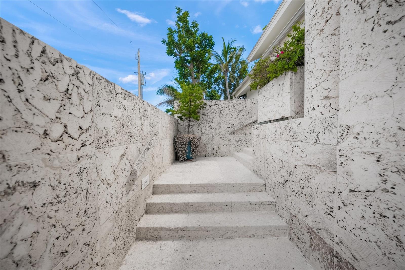 Image 6 of 92 For 1209 Westway Drive