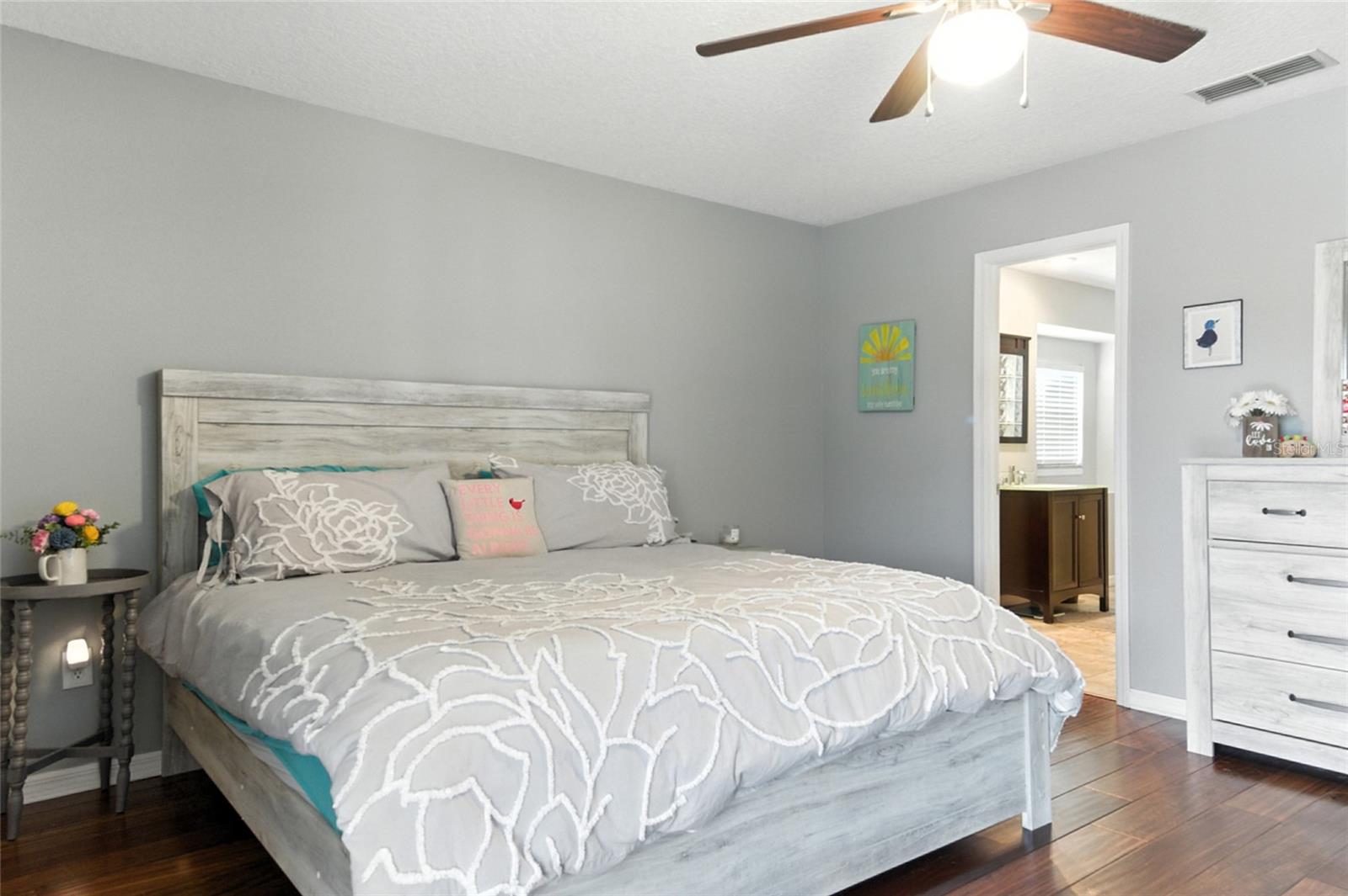 Image 21 of 54 For 9540 Pebble Glen Avenue