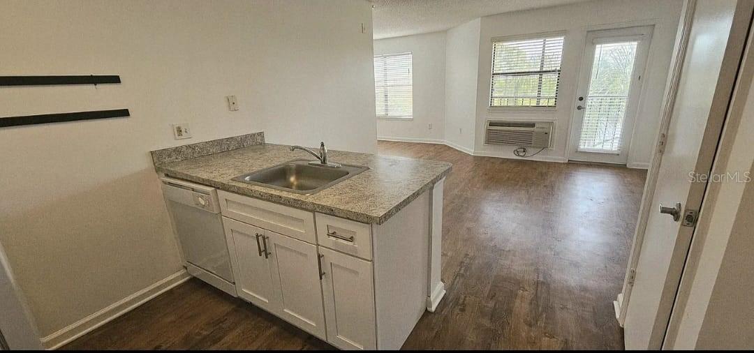 Image 2 of 19 For 11901 4th Street N 5304