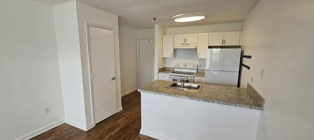 Image 9 of 19 For 11901 4th Street N 5304