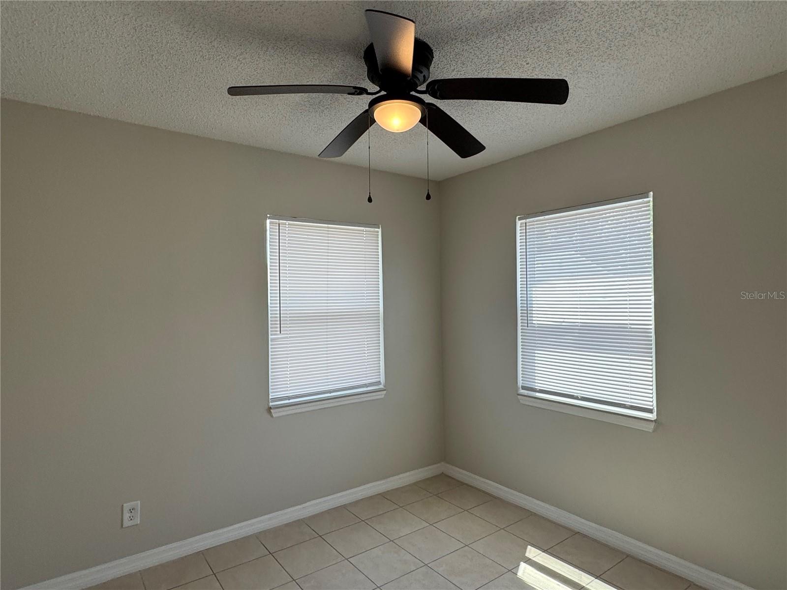 Image 10 of 11 For 809 Warren Street