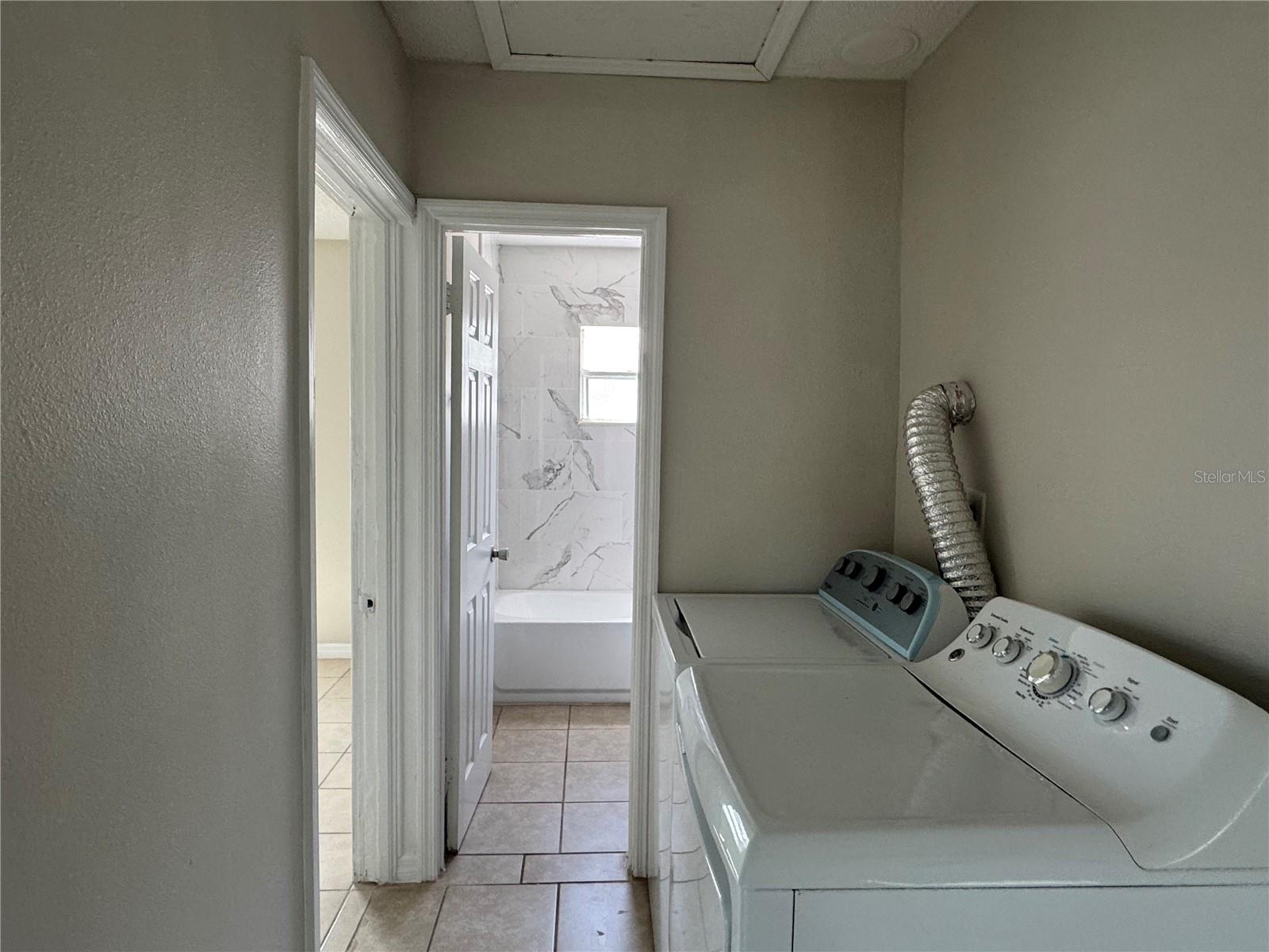 Image 8 of 11 For 809 Warren Street