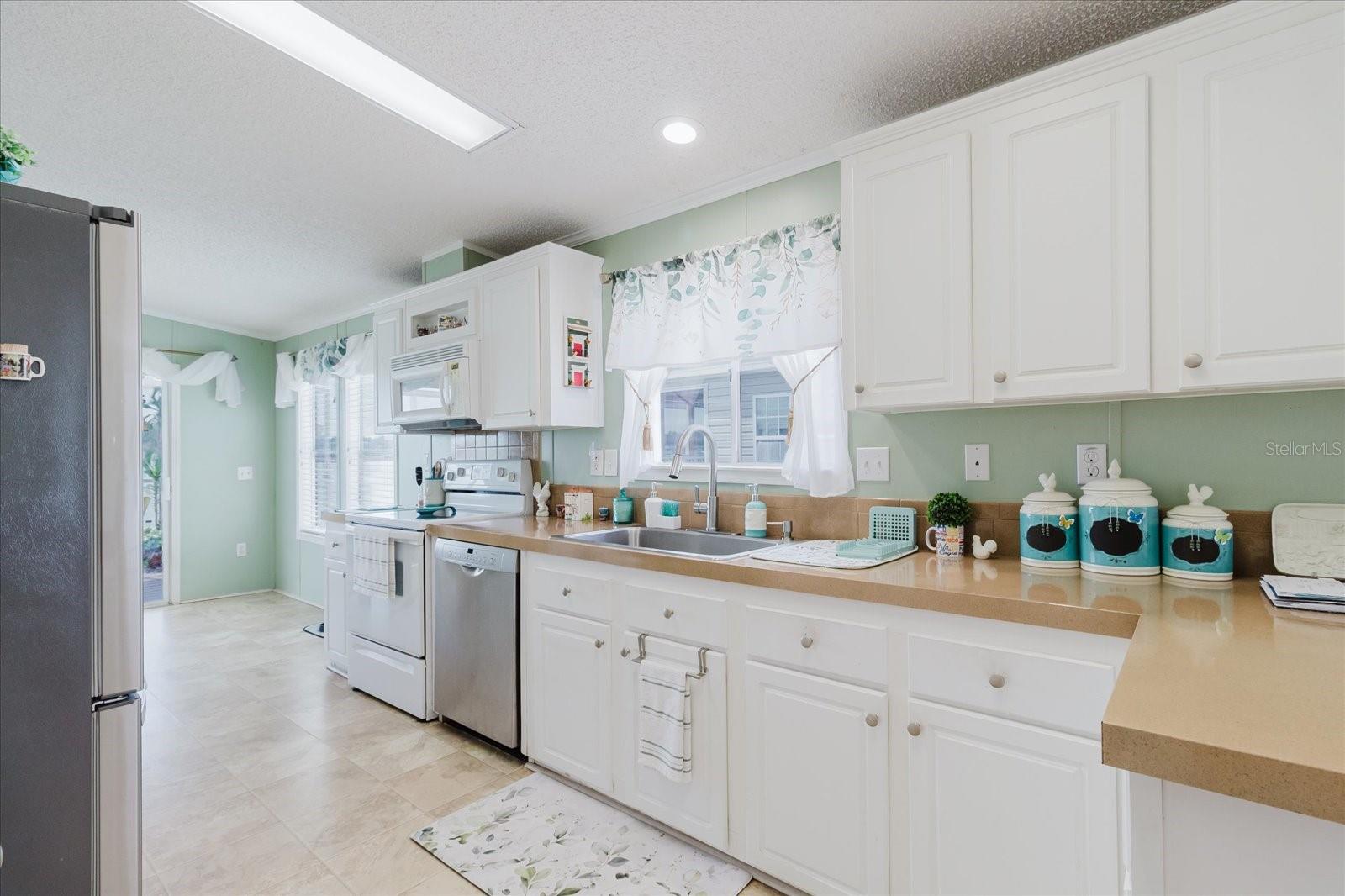 Image 6 of 94 For 8446 Fantasia Park Way
