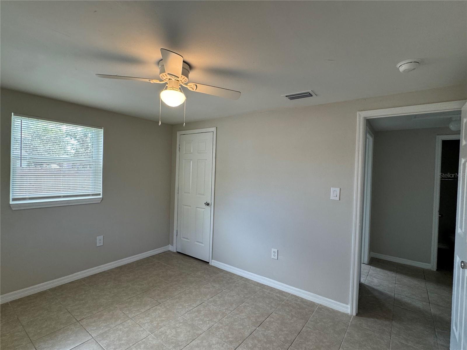 Image 11 of 17 For 807 Warren Street