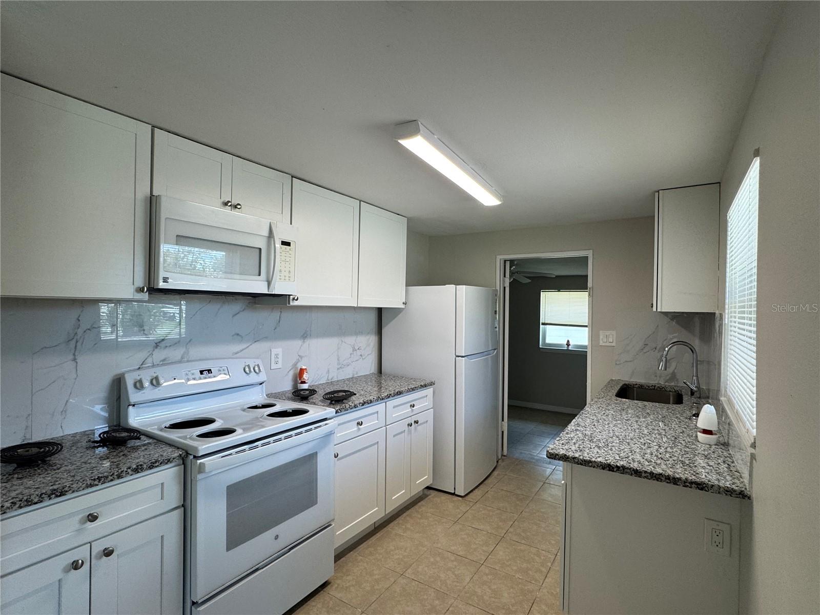 Image 15 of 17 For 807 Warren Street