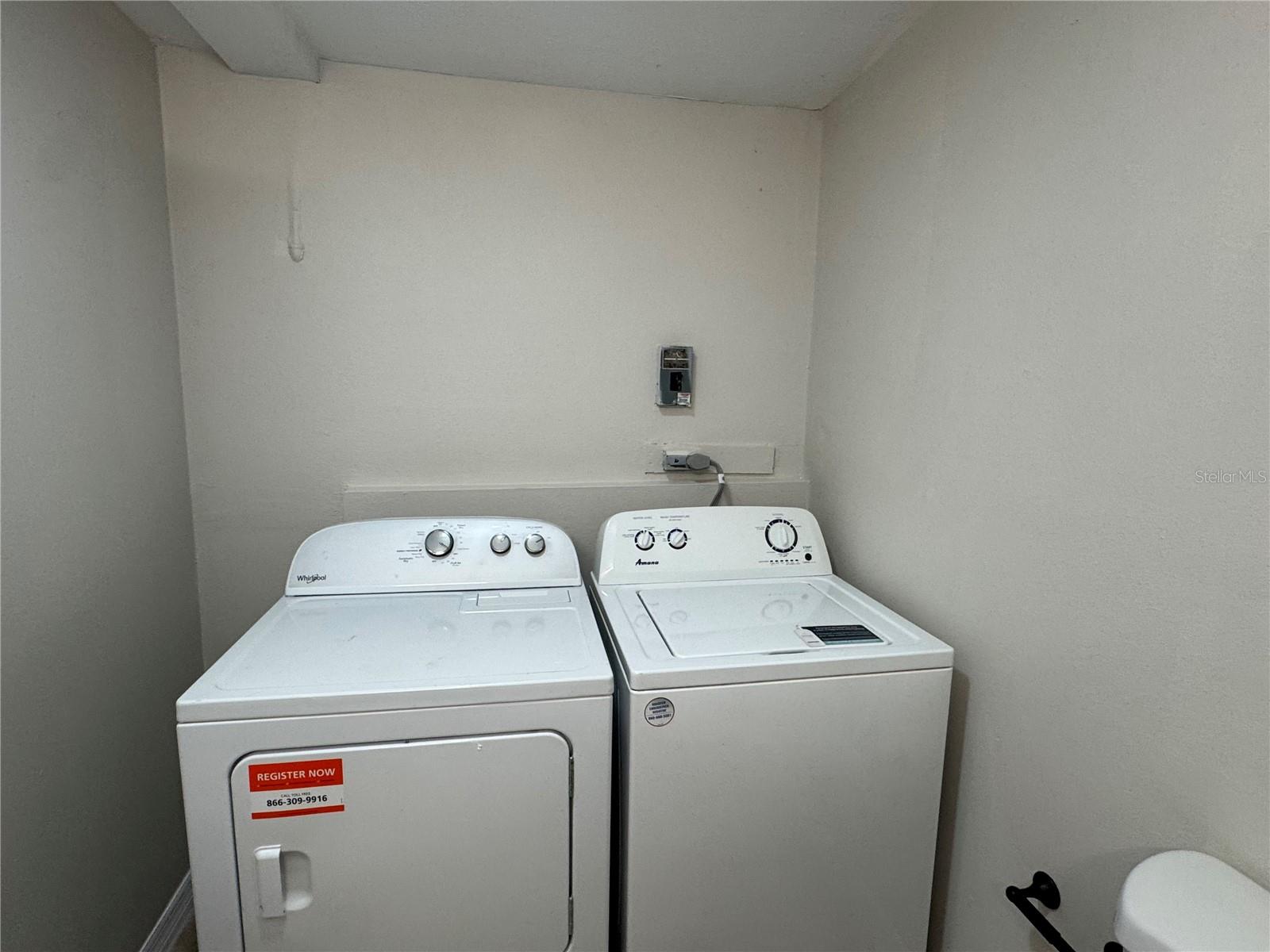 Image 3 of 17 For 807 Warren Street
