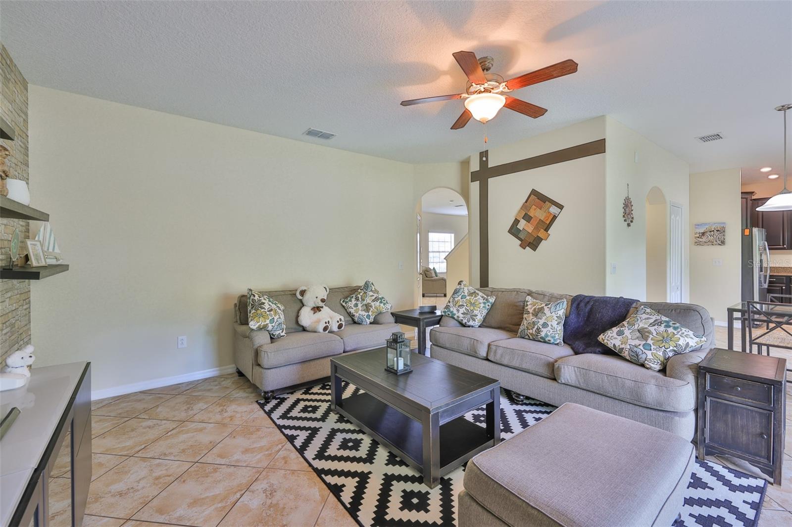 Image 17 of 70 For 10914 Whitecap Drive