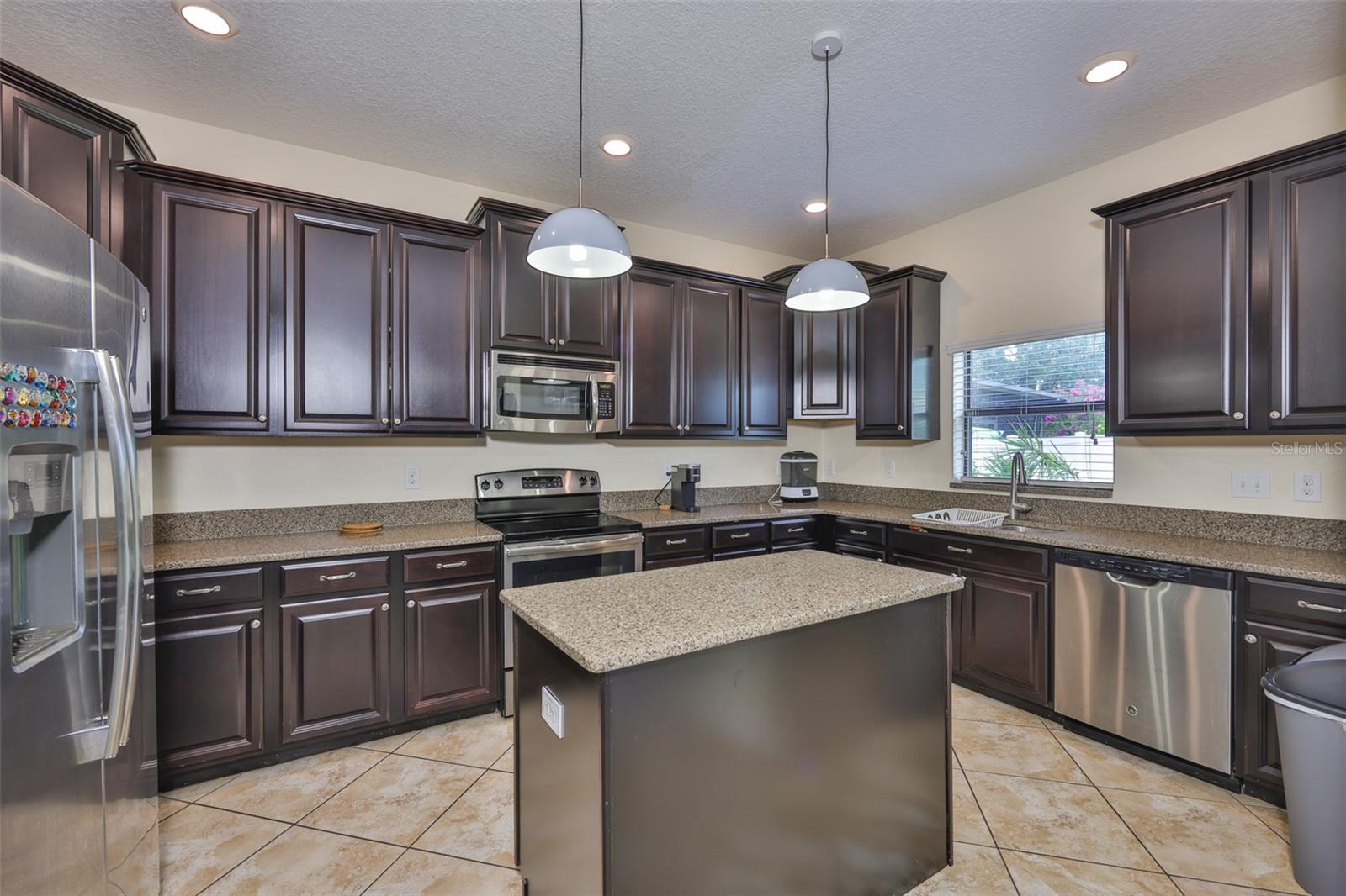 Image 2 of 70 For 10914 Whitecap Drive