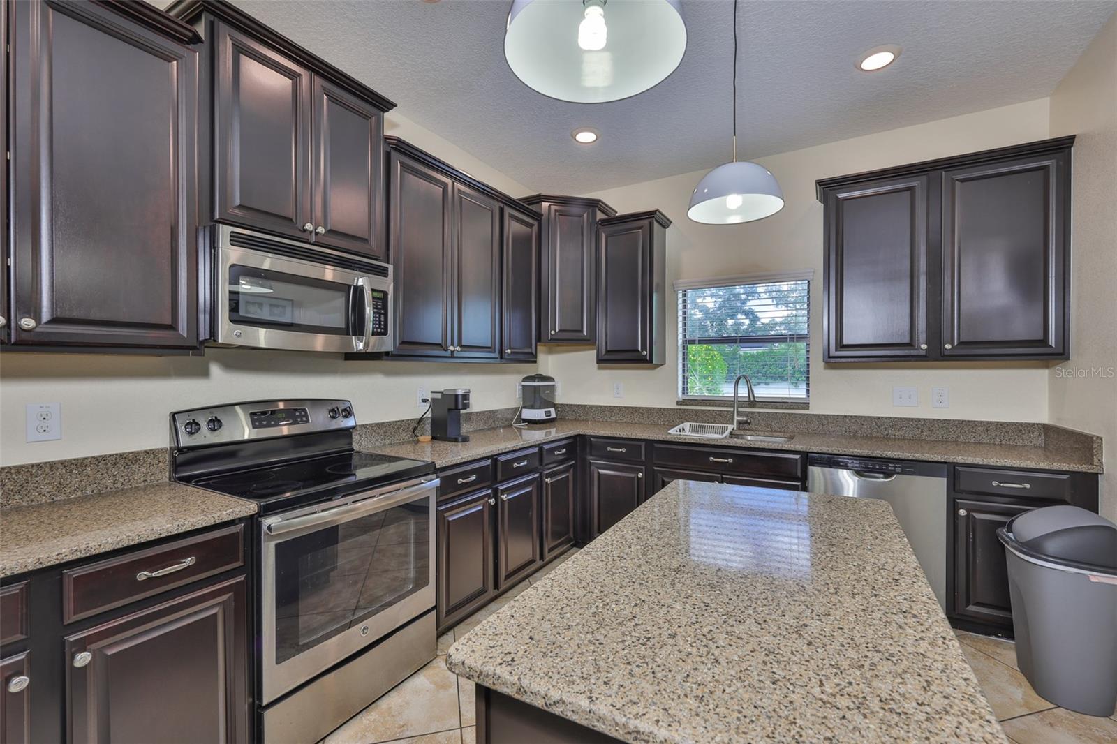 Image 20 of 70 For 10914 Whitecap Drive