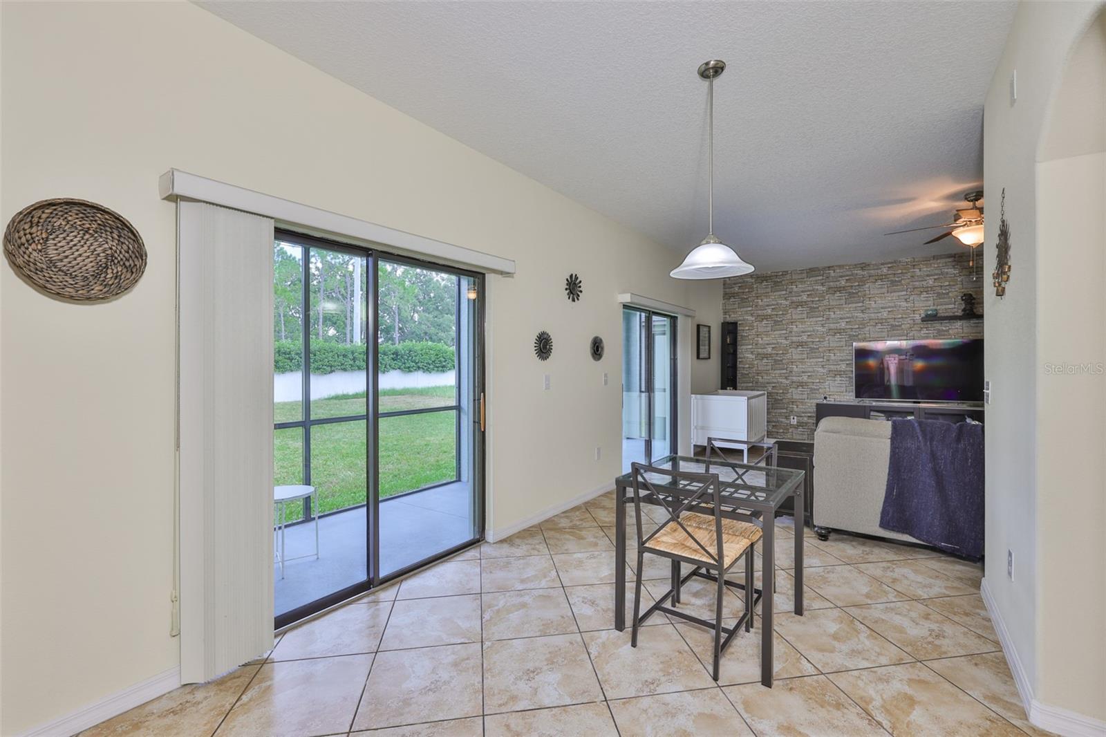 Image 25 of 70 For 10914 Whitecap Drive