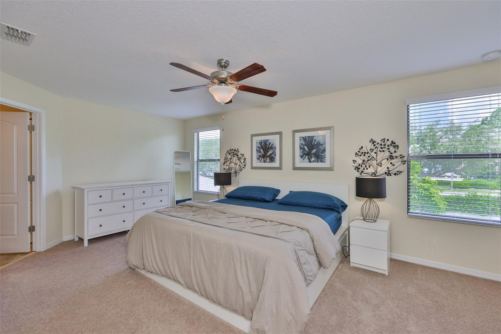 Image 27 of 70 For 10914 Whitecap Drive