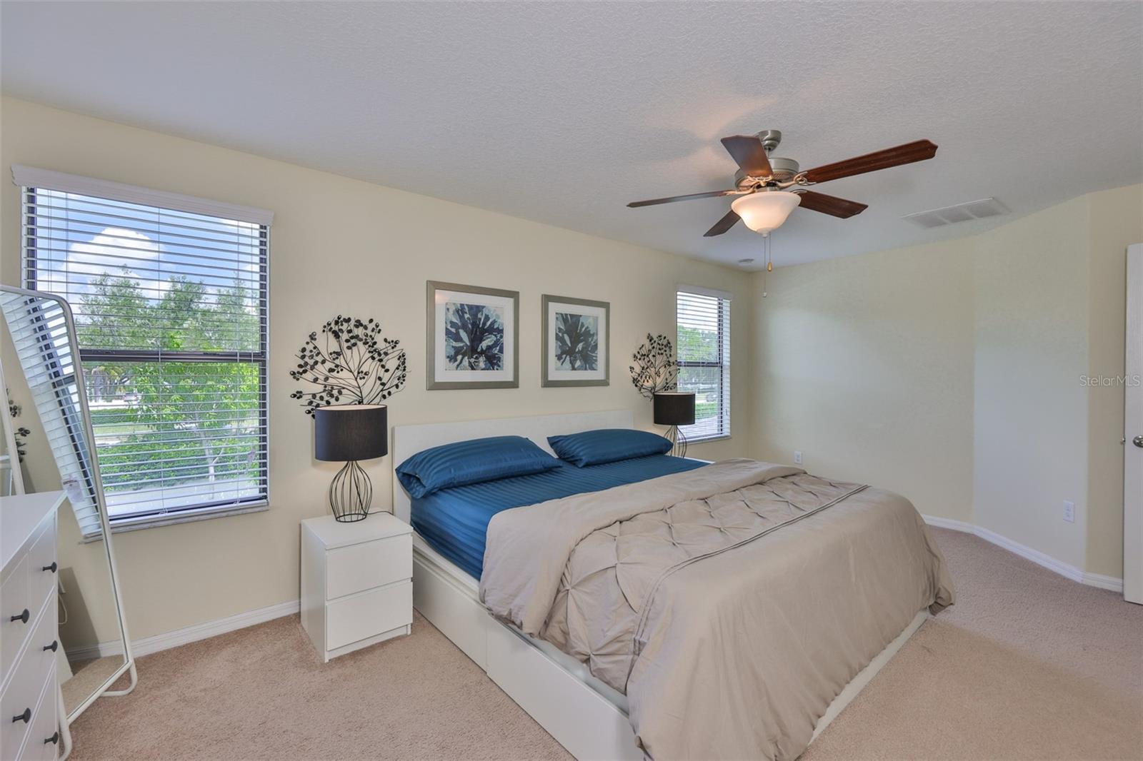 Image 3 of 70 For 10914 Whitecap Drive