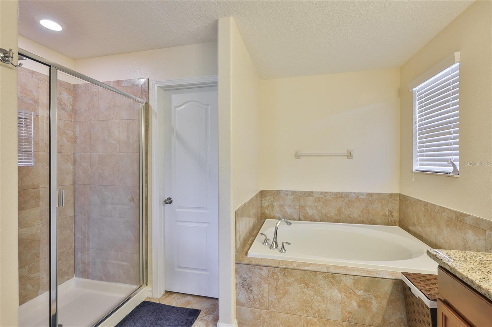 Image 30 of 70 For 10914 Whitecap Drive