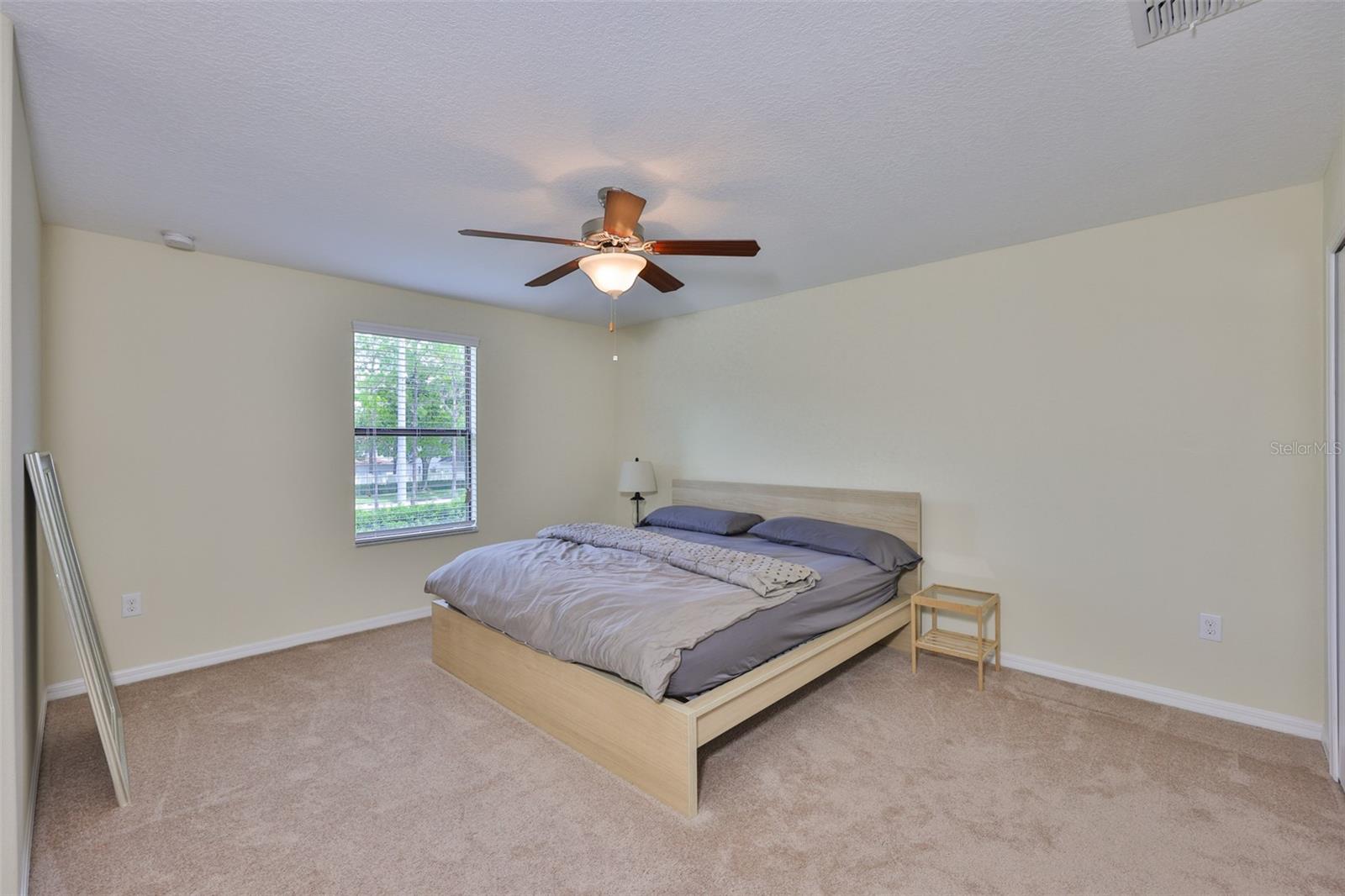 Image 32 of 70 For 10914 Whitecap Drive