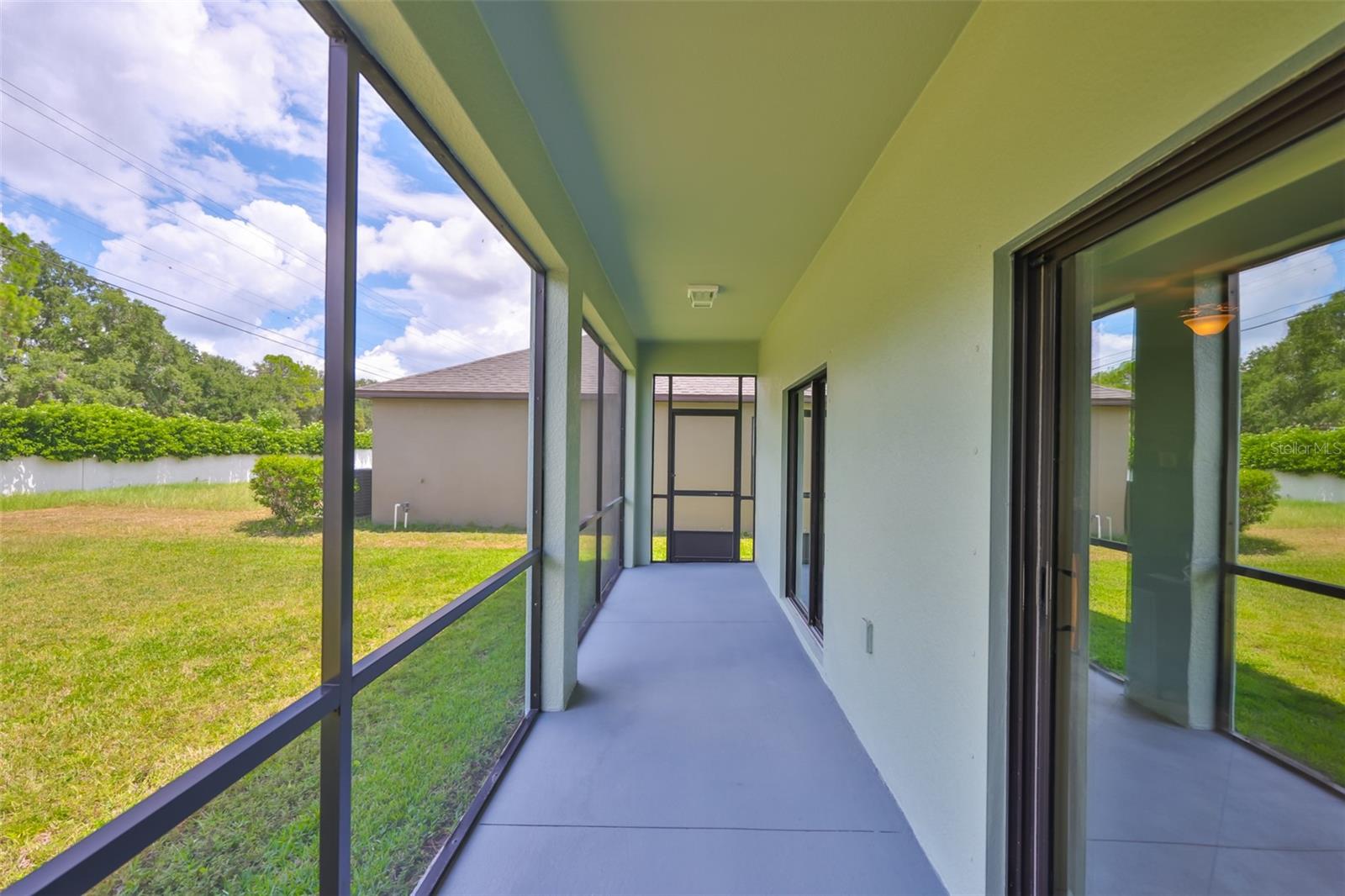 Image 4 of 70 For 10914 Whitecap Drive