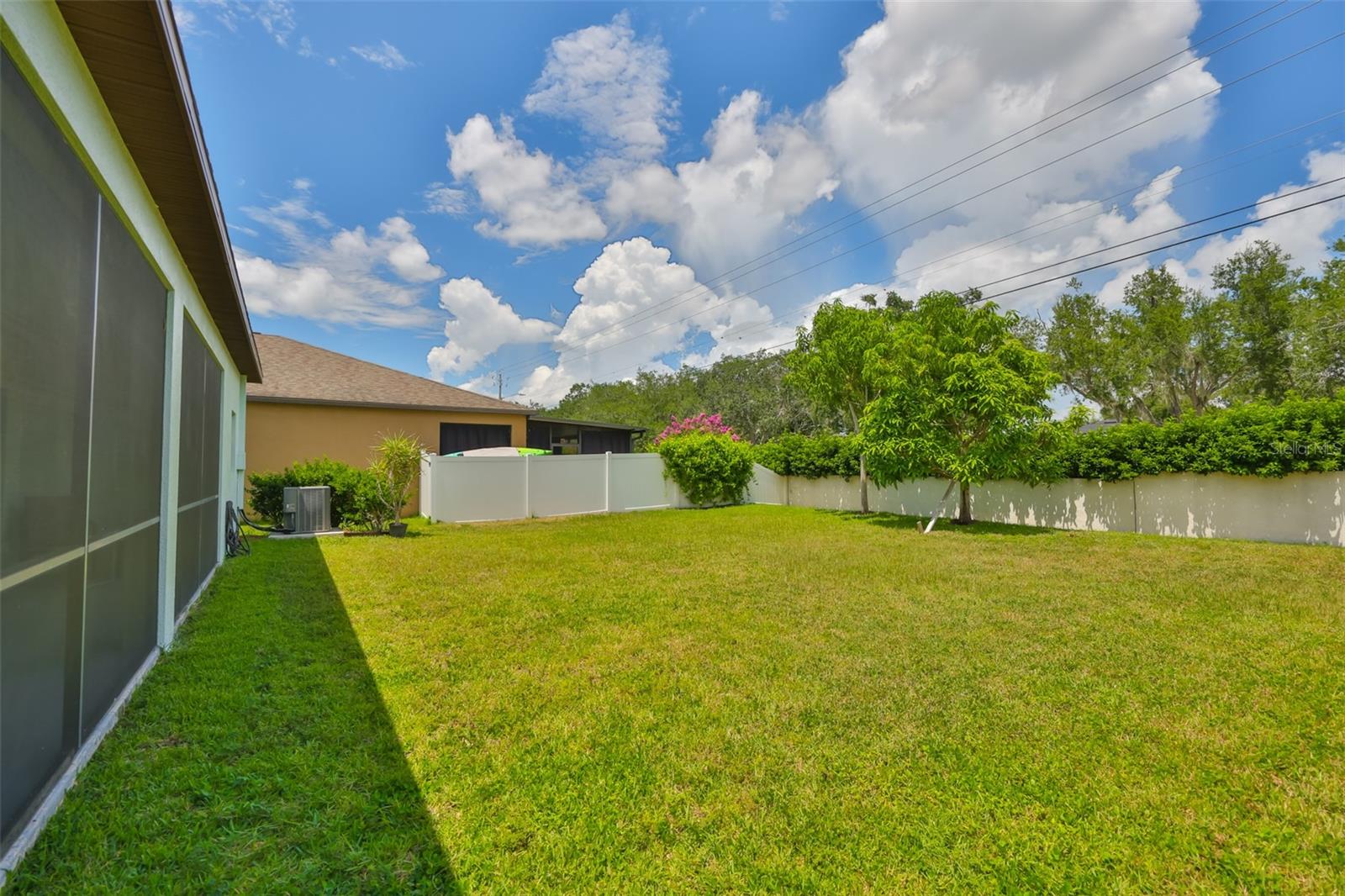 Image 49 of 70 For 10914 Whitecap Drive