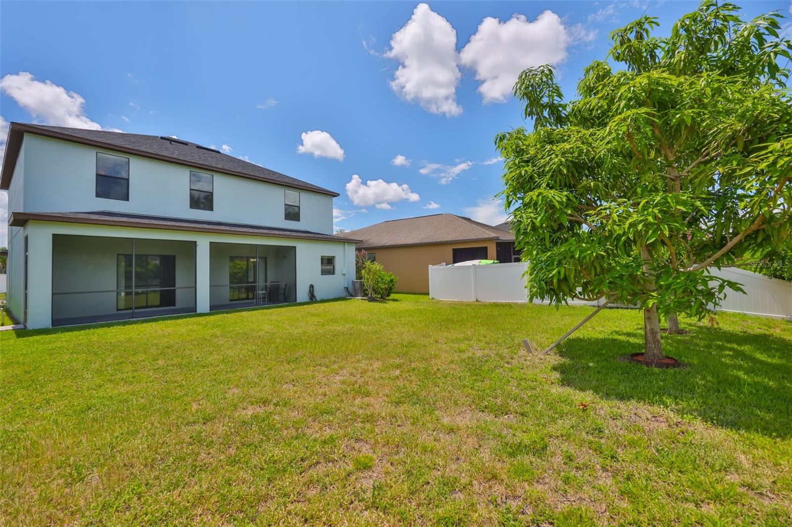 Image 5 of 70 For 10914 Whitecap Drive
