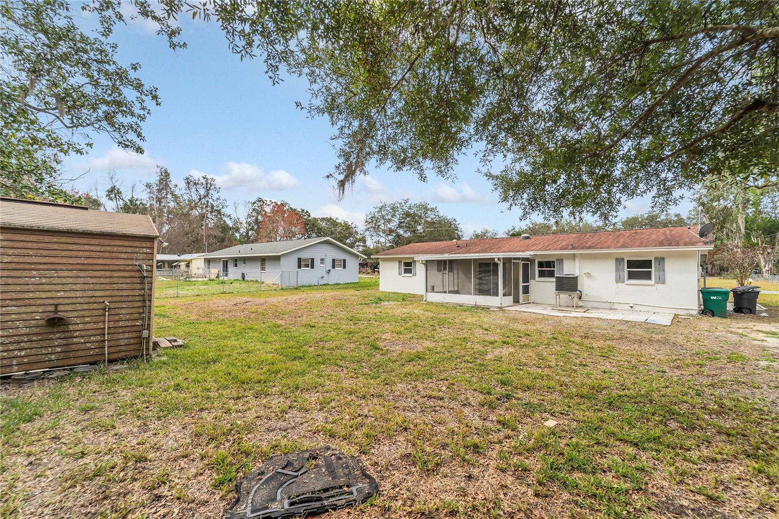 Listing photo id 17 for 3781 Hiawatha Terrace