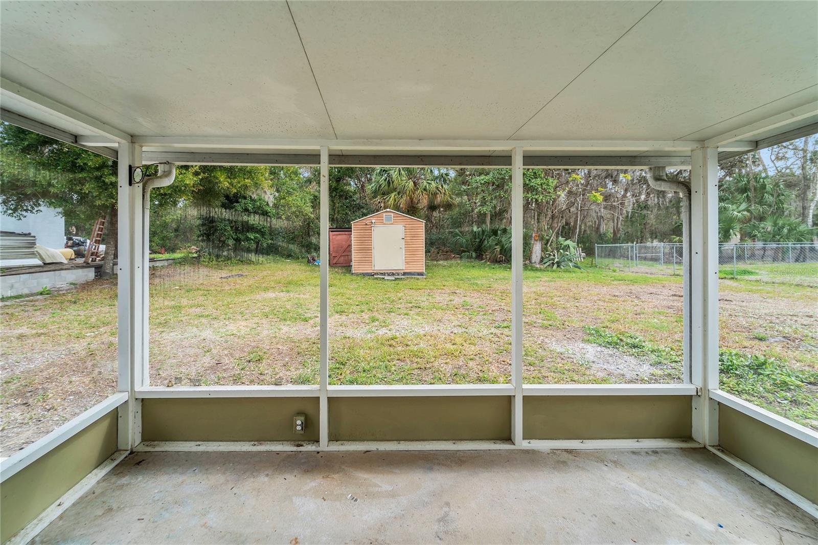 Listing photo id 21 for 3781 Hiawatha Terrace