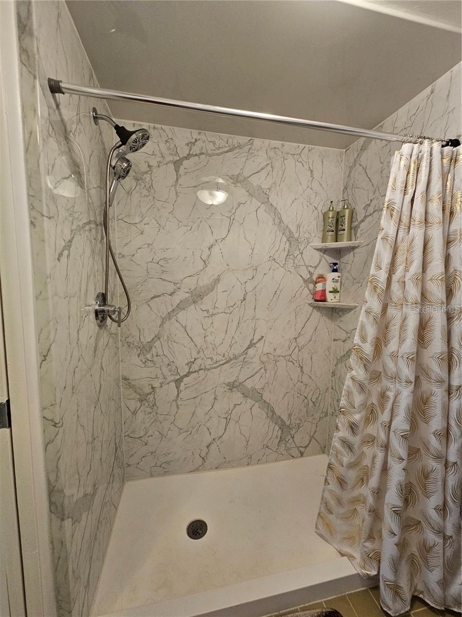 Image 15 of 30 For 7100 Sunshine Skyway Lane S 205