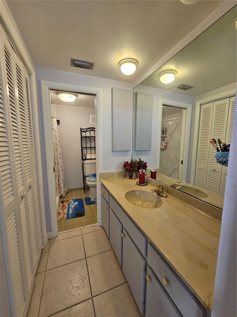 Image 16 of 30 For 7100 Sunshine Skyway Lane S 205