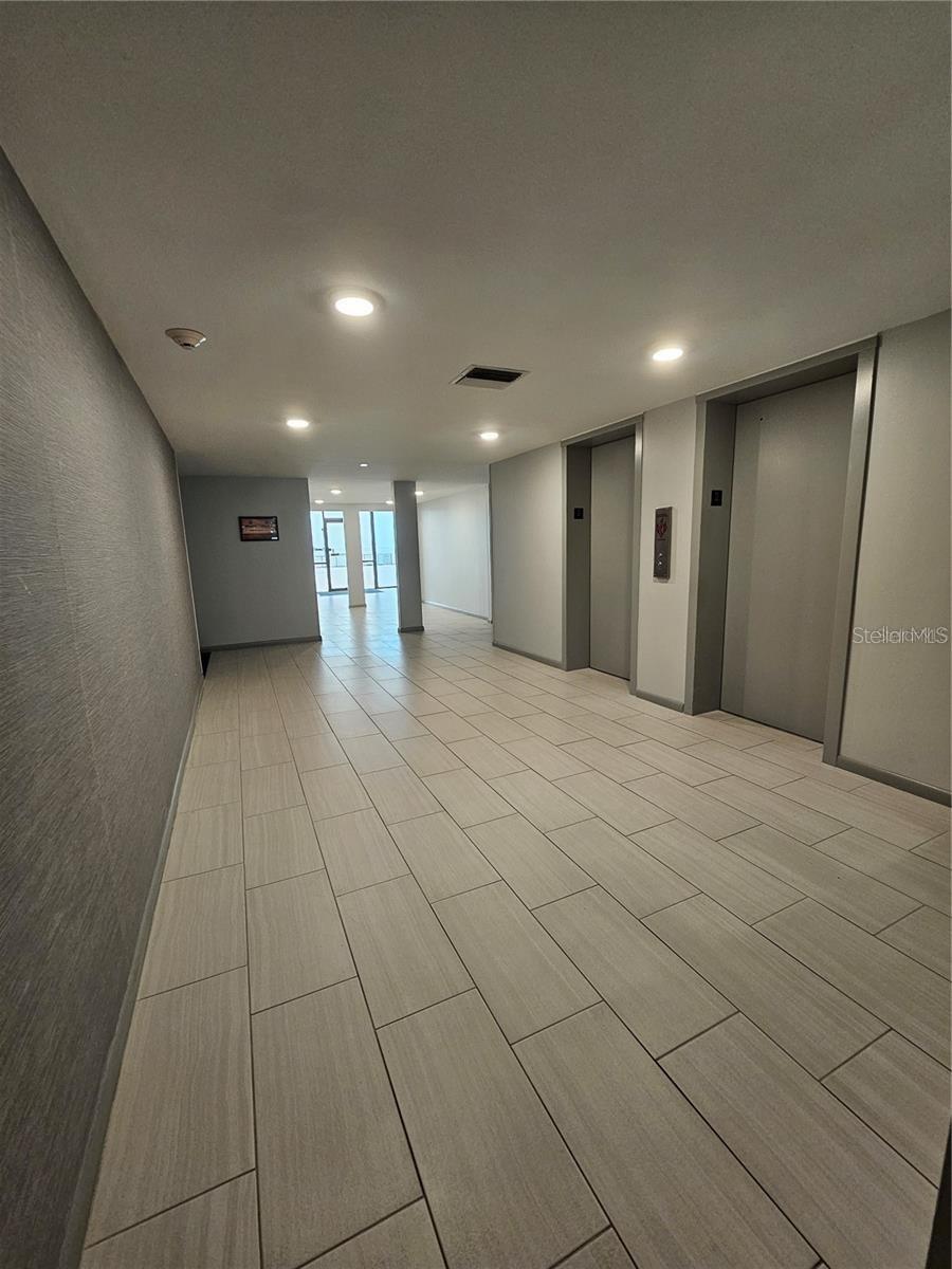 Image 2 of 30 For 7100 Sunshine Skyway Lane S 205