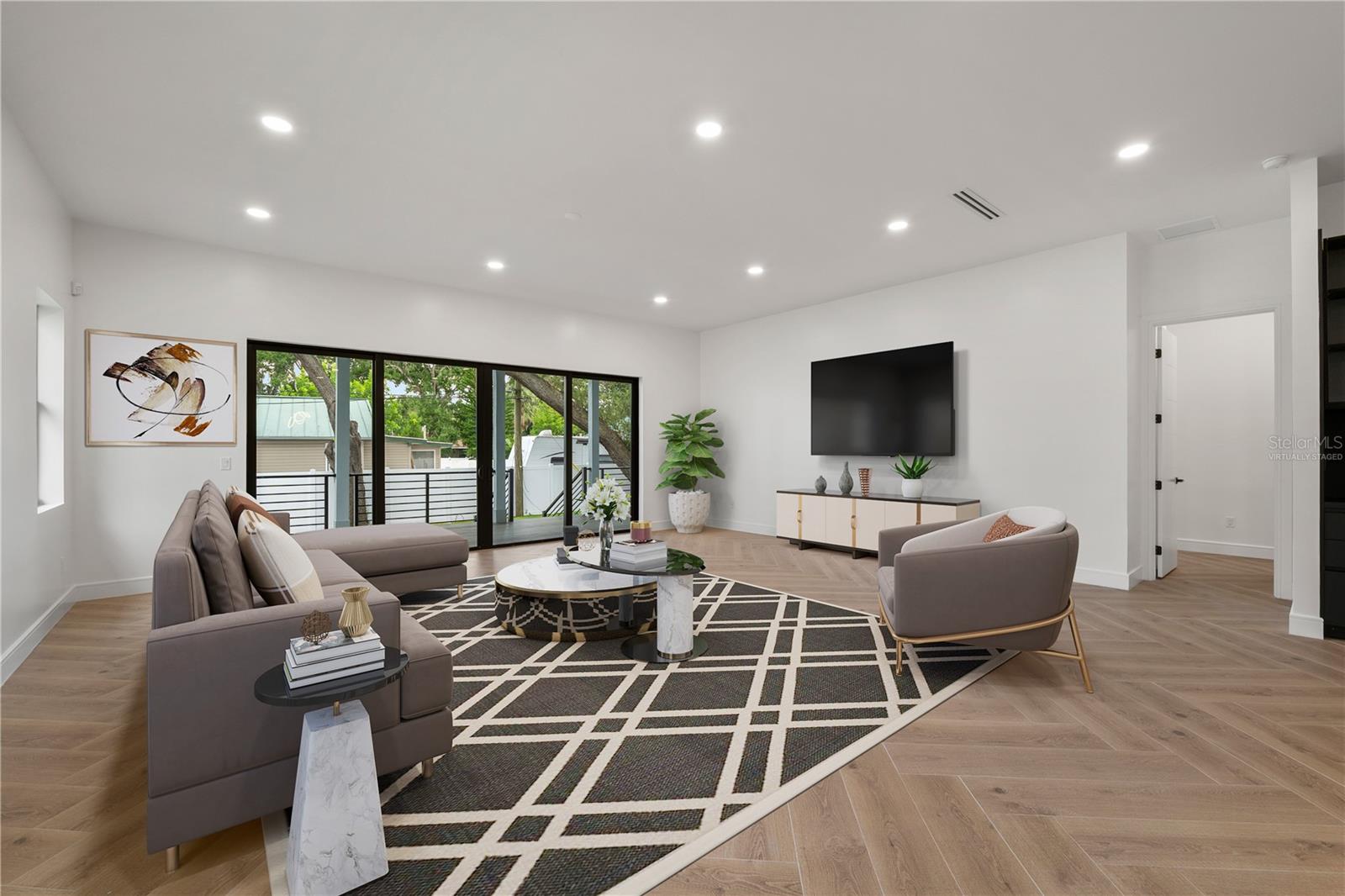 Listing photo id 1 for 403 Park Boulevard