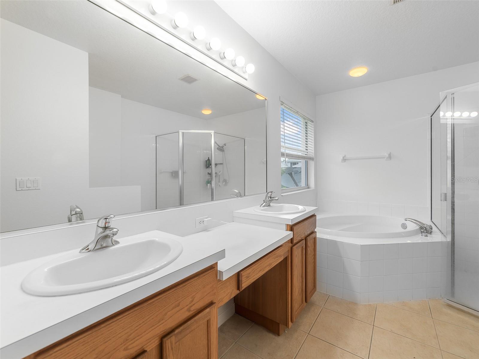 Image 16 of 44 For 8222 Haven Harbour Way