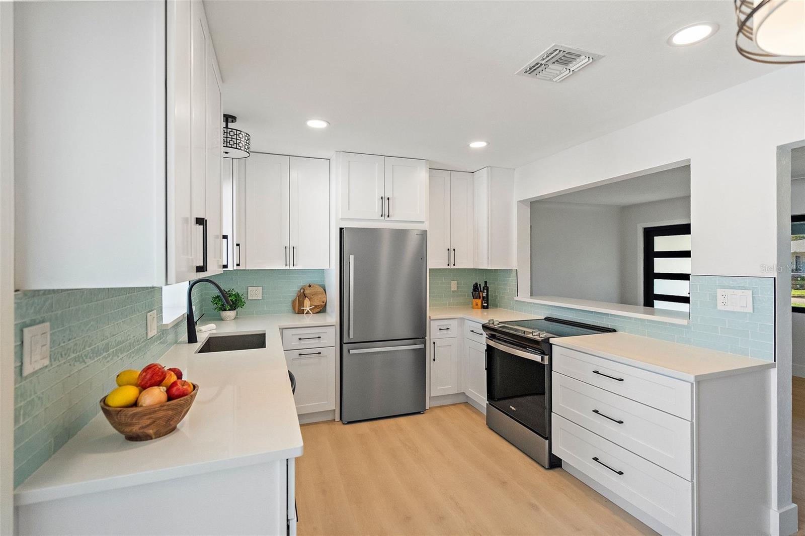 Image 13 of 72 For 6719 3rd Avenue N