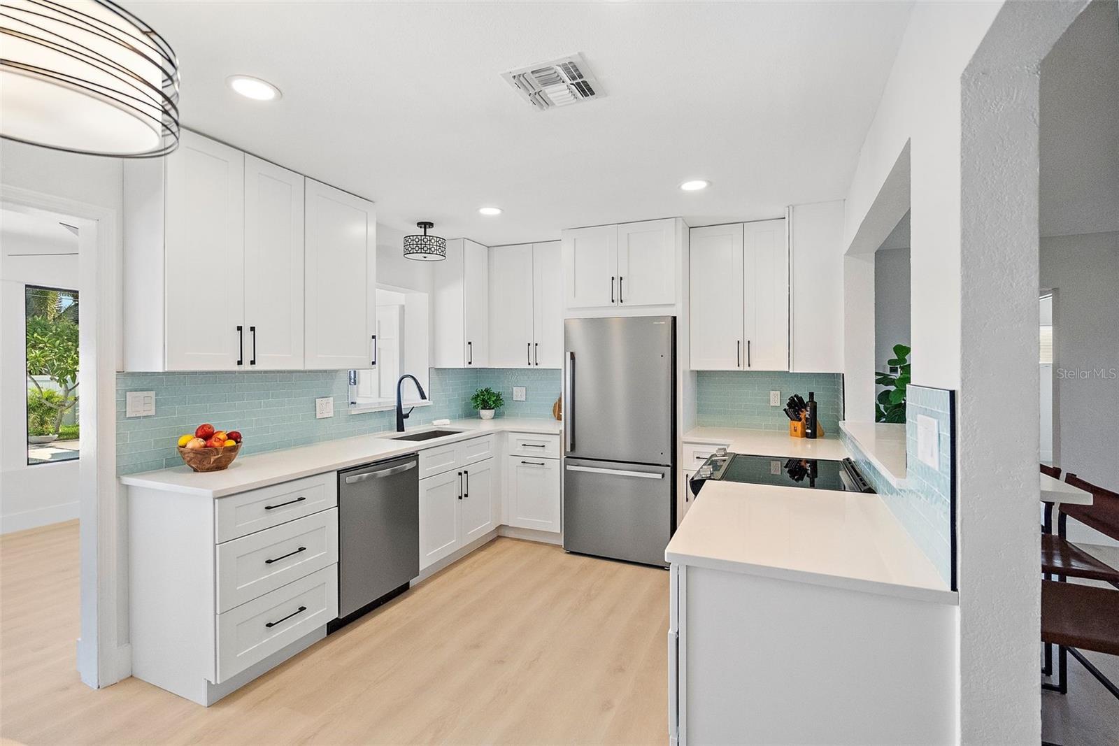 Image 14 of 72 For 6719 3rd Avenue N