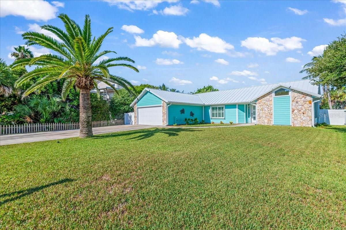 Image 2 of 50 For 5120 Palm Drive