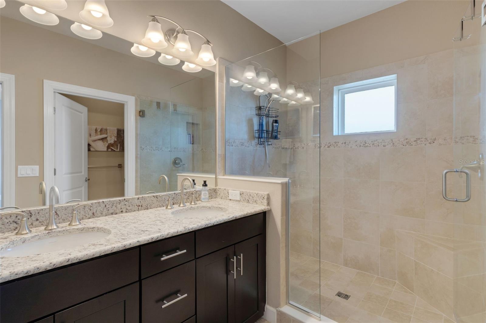 Listing photo id 11 for 5909 Anchorage Way S