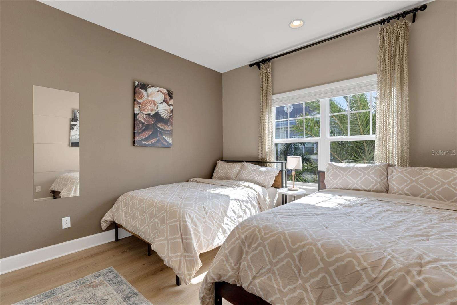 Listing photo id 13 for 5909 Anchorage Way S