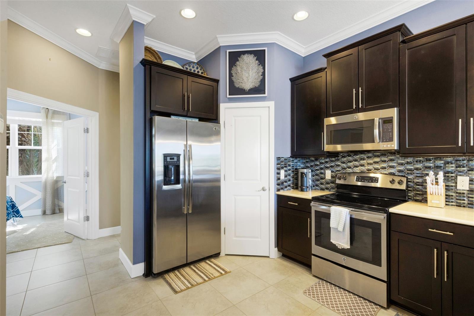 Listing photo id 49 for 5909 Anchorage Way S