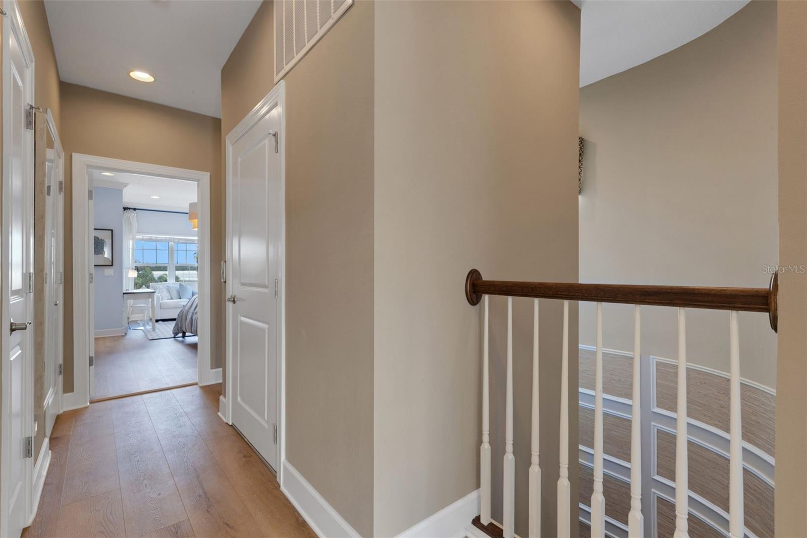 Listing photo id 58 for 5909 Anchorage Way S