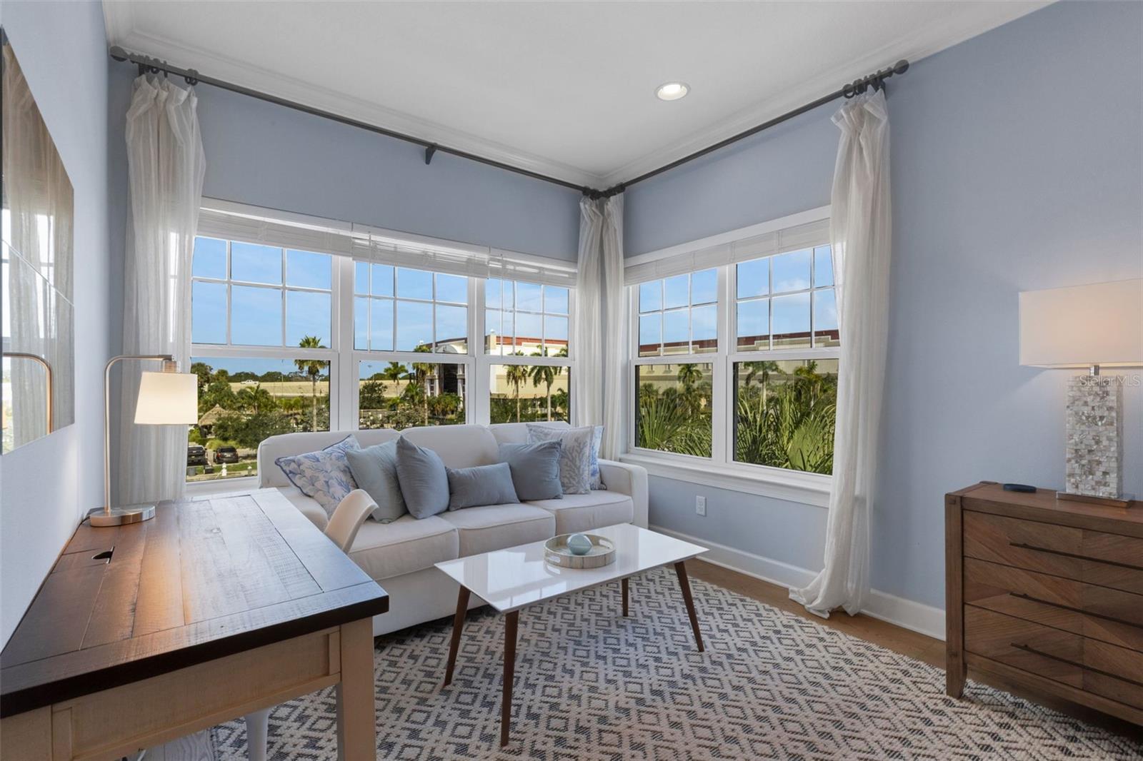 Listing photo id 5 for 5909 Anchorage Way S