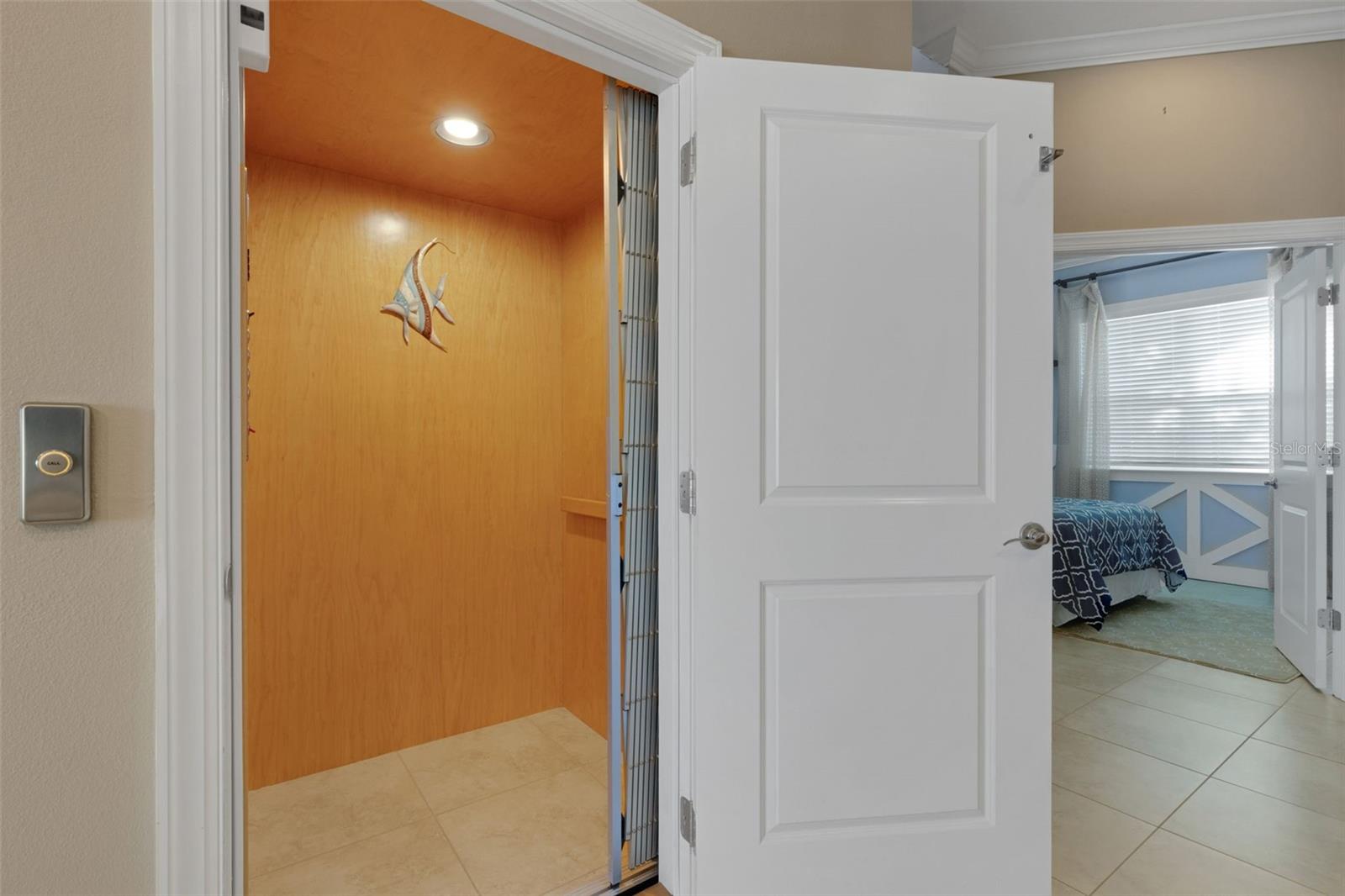 Listing photo id 7 for 5909 Anchorage Way S