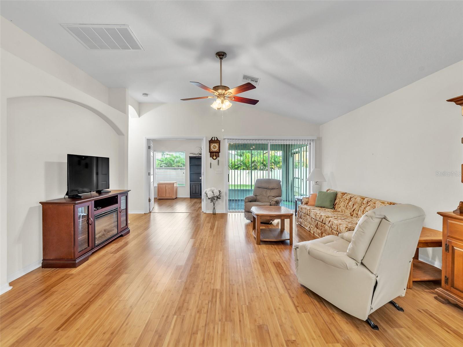Image 17 of 41 For 1433 Impatiens Court