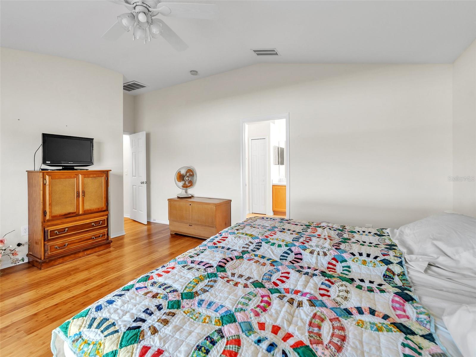 Image 21 of 41 For 1433 Impatiens Court
