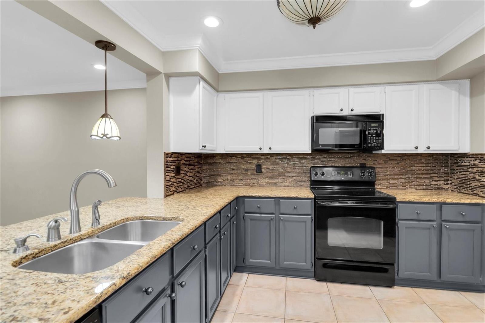 Image 12 of 40 For 14086 Trouville Drive