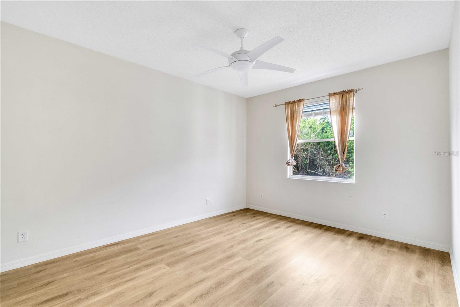 Image 16 of 23 For 11337 Village Brook Drive