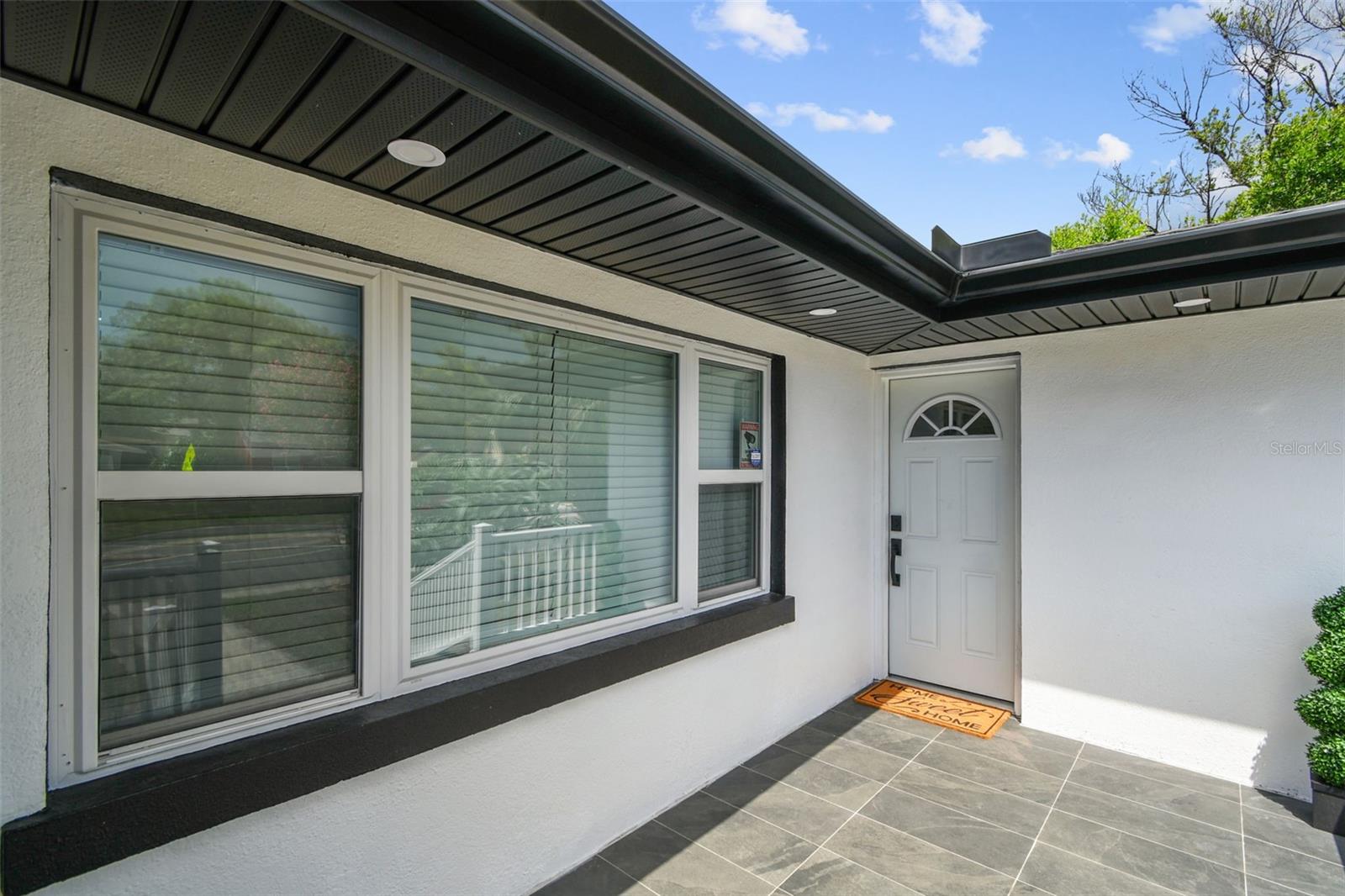 Image 10 of 81 For 4657 5th Avenue N